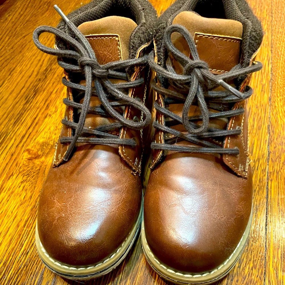 Boys cognac lace up boots size 13 excellent condition